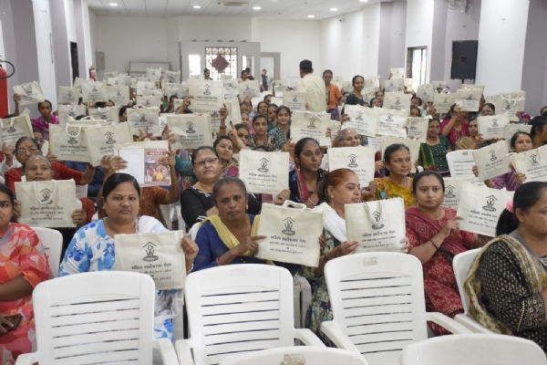 પોરબંદર ખાતે “મહિલા સ્વરોજગાર મેળો – લોન મેળો” યોજાયો.