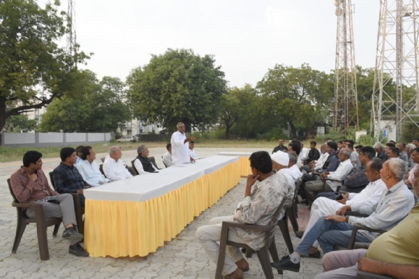 બગવદર ગ્રામ પંચાયત ખાતે કેબિનેટ મંત્રીની અધ્યક્ષતામાં લોકદરબાર યોજાયો.