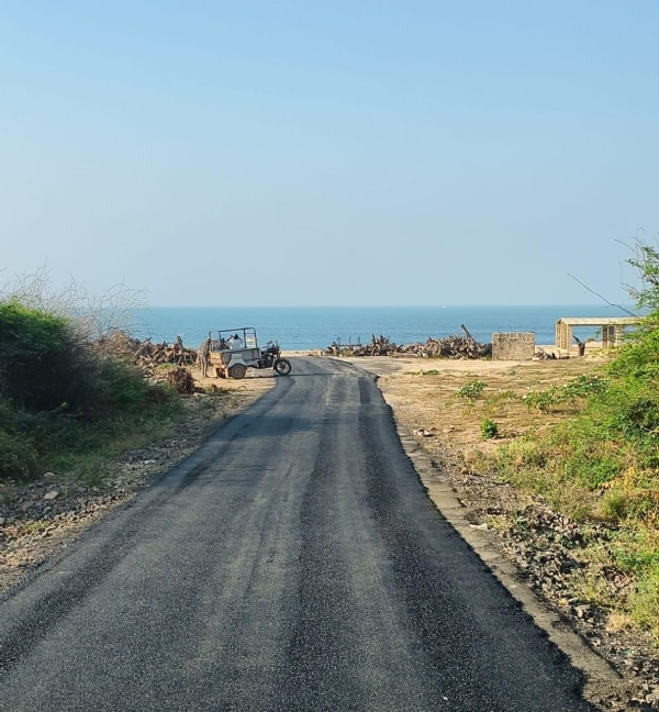 પોરબંદર જિલ્લાના ભાવપરાથી શીતળા માતા મંદિર રોડની પેચવર્કની કામગીરી કરાઈ.