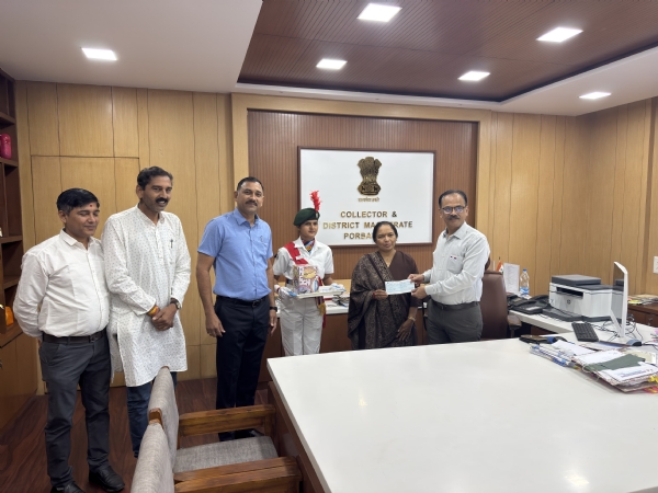 પોરબંદર જિલ્લા સૈનિક કલ્યાણ અને પુનર્વસવાટ કચેરી  દ્વારા  સશસ્ત્ર સેના ધ્વજદિનની ભવ્ય ઉજવણી કરાઈ.