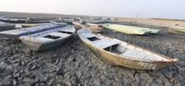 નળ સરોવરમાં પ્રવાસીઓને લઈને બોટ ચલાવવા પર પ્રતિબંધ,300 બોટ કિનારે