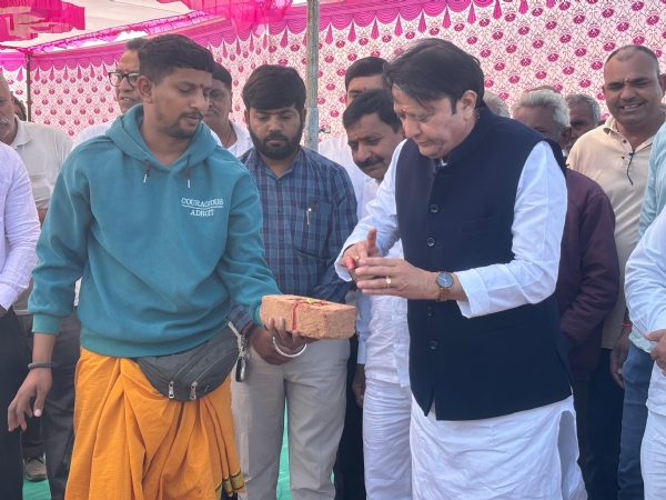 સિધ્ધપુર તાલુકાના ખોલવાડાથી માળીપુરા સુધીના નવીન રોડનું ખાતમુહૂર્ત કરવામાં આવ્યું