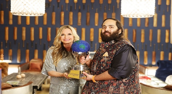 અનંત અંબાણીને એવોર્ડ એનાયત અનંત અંબાણીને એવોર્ડ એનાયત