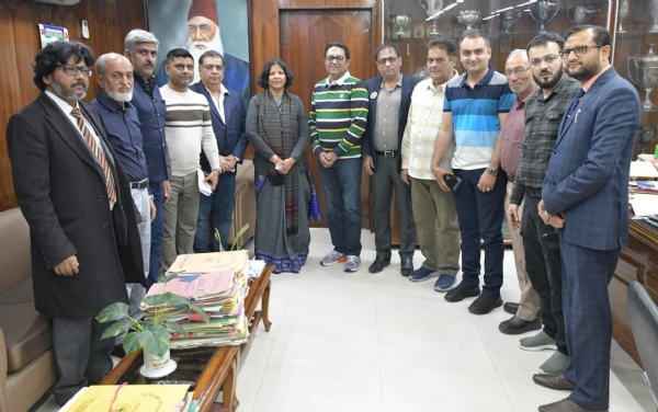 A delegation from the Word Memon Organization visited Aligarh University.