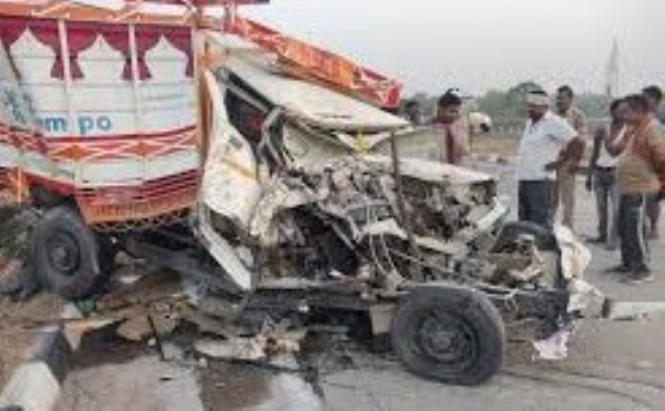 Road accident at two places in Jaunpur