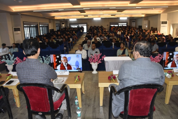 A Kisan Samman ceremony was held at the Agricultural Science Center Khapat.