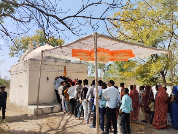 Mahashivratri festival celebrated with devotion in Aravalli: Devotees throng Pandeshwar Mahadev Temple from the time of Pandavas