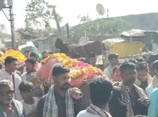 Three family members were cremated simultaneously in the Gulabnagar area of ​​Jamnagar.