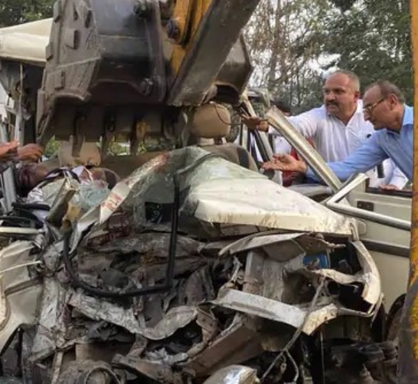 Rajasthan ST bus and Bolero collide near Khuniya village in Amirgarh taluka, three people died on the spot