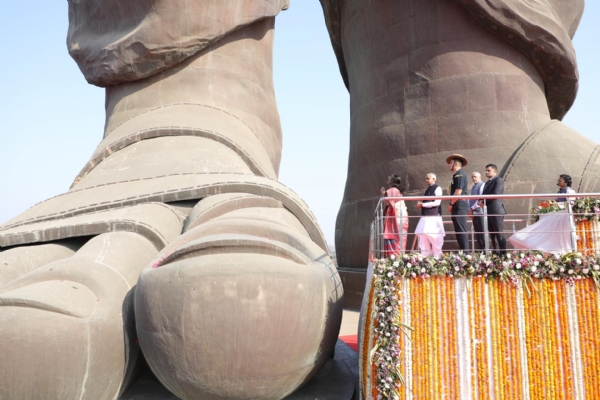 President Draupadi Murmu reached the Statue of Unity and paid tribute to the statue of Sardar Saheb