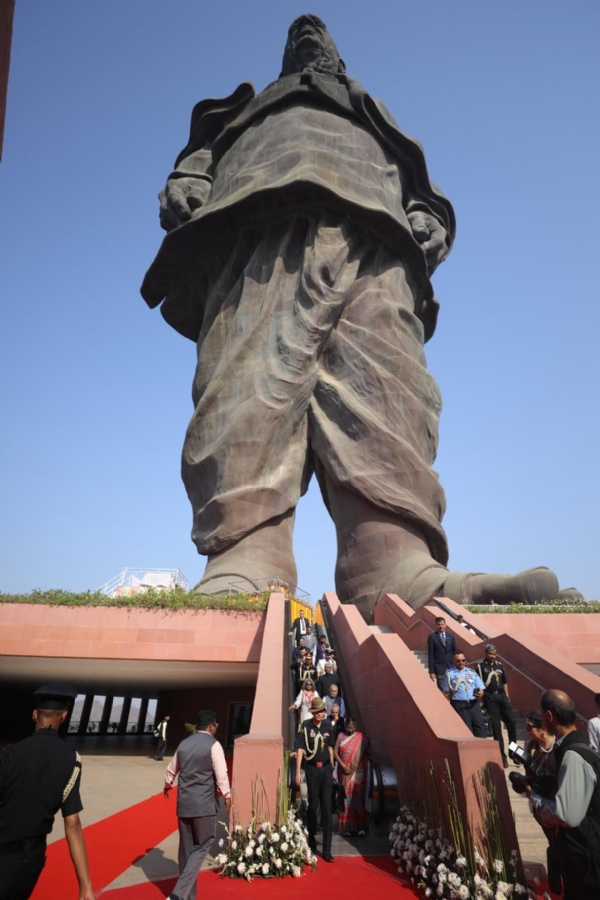 President Draupadi Murmu reached the Statue of Unity and paid tribute to the statue of Sardar Saheb