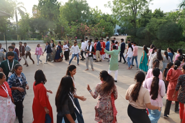 યુવાગીતા કાર્યશાળા