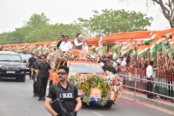ગાંધીનગર ખાતે ભવ્ય રોડશો