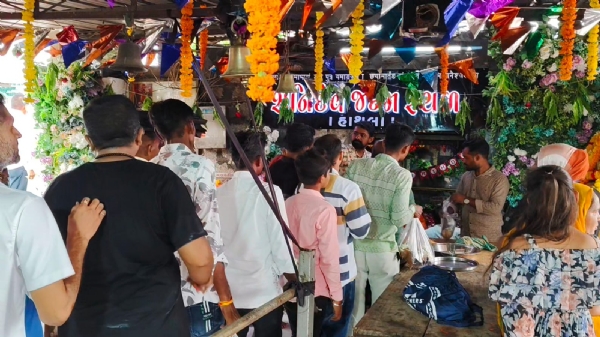 શનિ જયંતિના દિવસે ગુંજયો જય શનિદેવનો નાદ