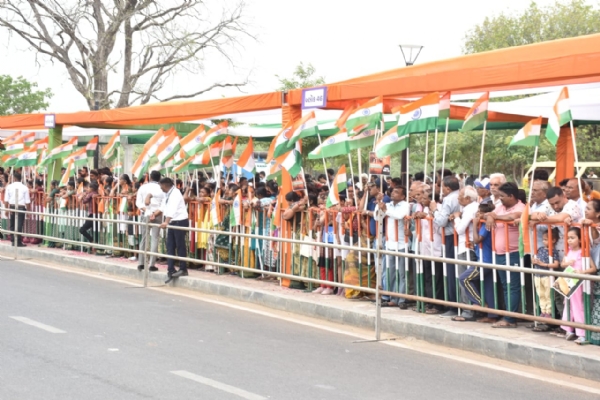 ગાંધીનગર ખાતે ભવ્ય રોડશો