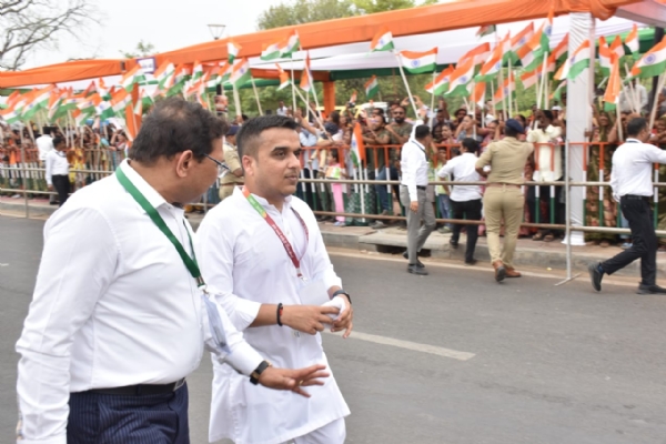 ગાંધીનગર ખાતે ભવ્ય રોડશો
