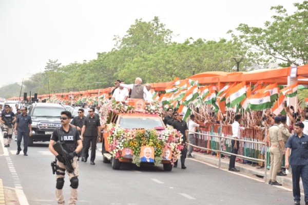 ગાંધીનગર ખાતે ભવ્ય રોડશો