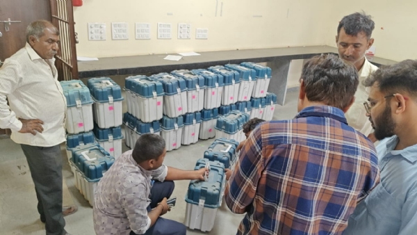 વિસાવદર ખાતેના સ્ટ્રોંગ રૂમમાં EVM -VVPAT સુરક્ષિત રીતે રાખી દેવામાં આવ્યા છે.