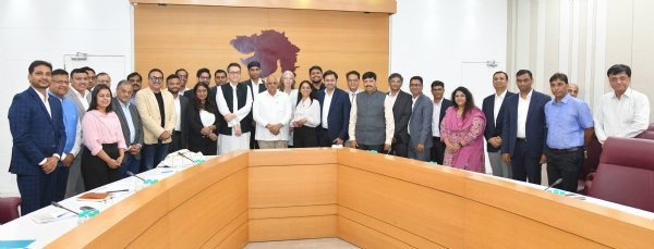 ગાંધીનગર ખાતે બેઠક યોજાઈ