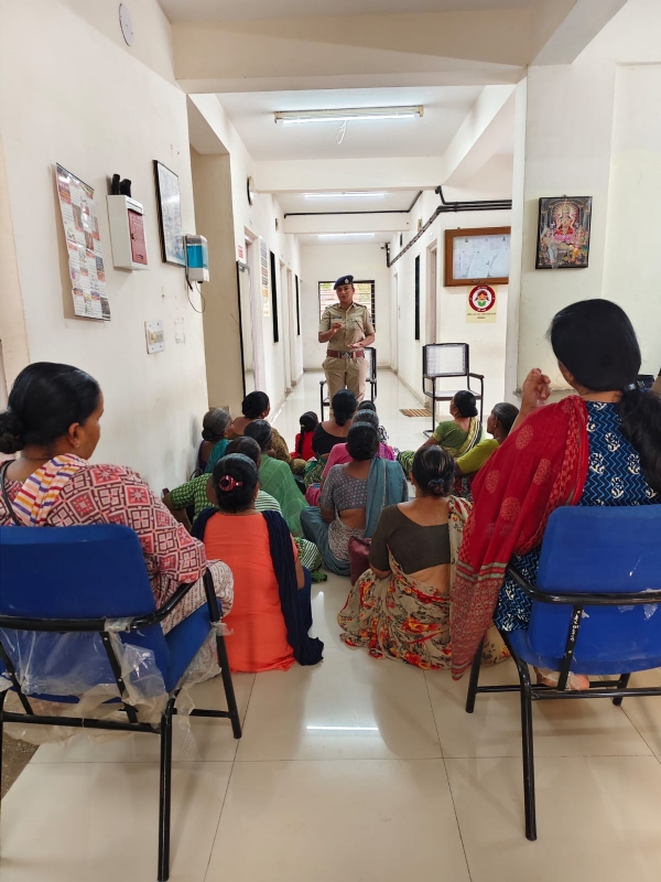 મહિલા પોલીસ સ્ટેશન દ્વારા ત્રણ વાત તમારી ત્રણ વાત અમારી કાર્યક્રમનું આયોજન કરાયું.