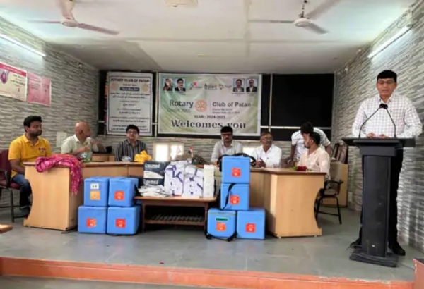 પાટણમાં રોટરી ક્લબ દ્વારા આરોગ્ય સેવાઓ માટે મેડિકલ કિટ વિતરણ