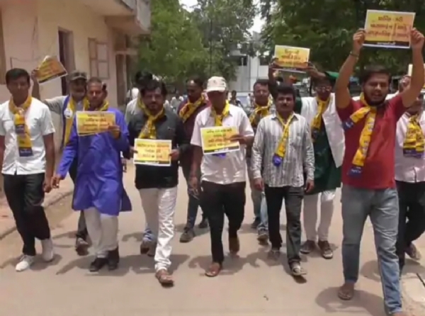 પાટણના ધાર્મિક સ્થળોને નોટિસ સામે આમ આદમી પાર્ટીનો વિરોધ