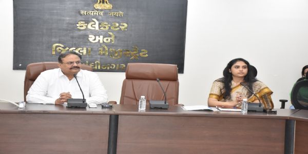 ગાંધીનગરમાં તમામ આવશ્યક ચીજ વસ્તુઓના ભાવ જાળવવા તથા સંઘરાખોરી સામે કડક પગલાં લેવા કલેક્ટરનો આદેશ