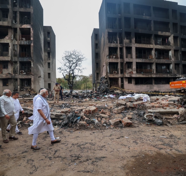 દુર્ઘટના સ્થળે વડાપ્રધાન નરેન્દ્ર મોદી