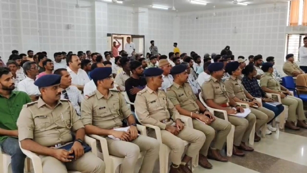 પોરબંદર પોલીસ દ્વારા વિઝા ફ્રોડ અંગે જાગૃતિ સેમિનાર યોજયો.