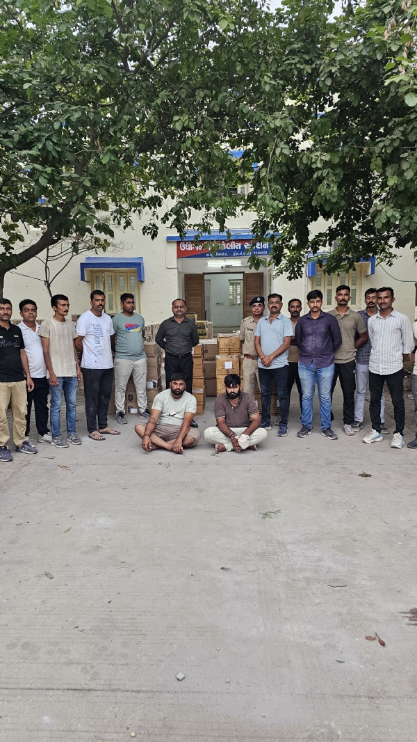 પોરબંદરમાંથી 11 હજારથી વધુ ઇંગ્લિશ દારૂની બોટલ ઝડપાઇ.