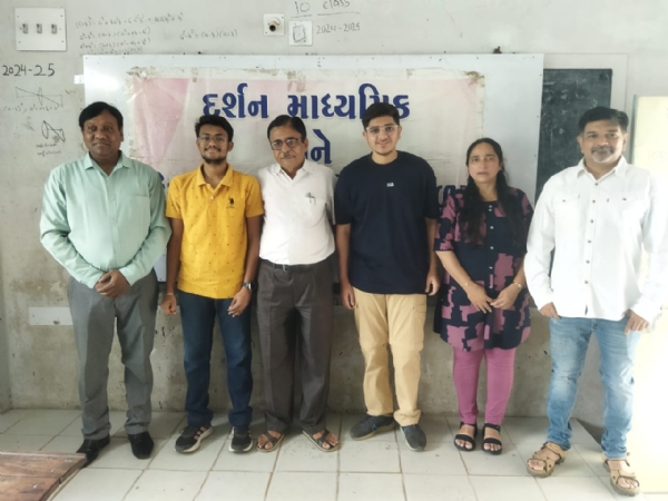 શાળાના 2 વિધાર્થીઓ