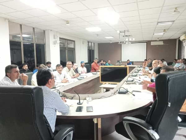 વિશ્વ યોગ દિવસની ઉજવણીની તૈયારી માટે કલેક્ટરશ્રીના અધ્યક્ષ સ્થાને બેઠક યોજાઈ.