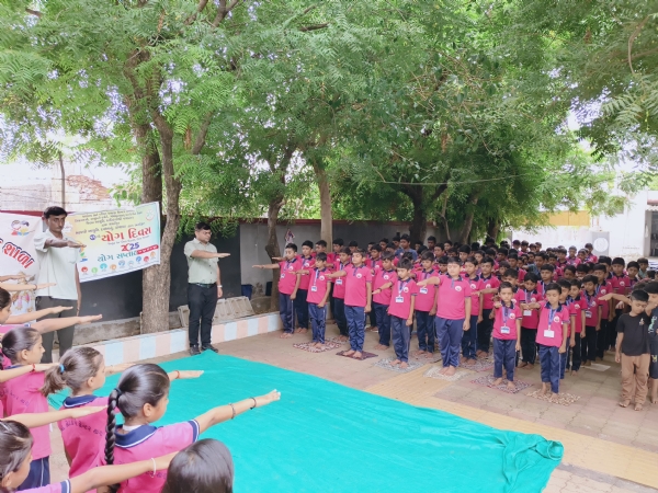 કોટડા ખાતે આંતરરાષ્ટ્રીય યોગ દિવસ નિમિતે યોગ શિબિર યોજાઈ.