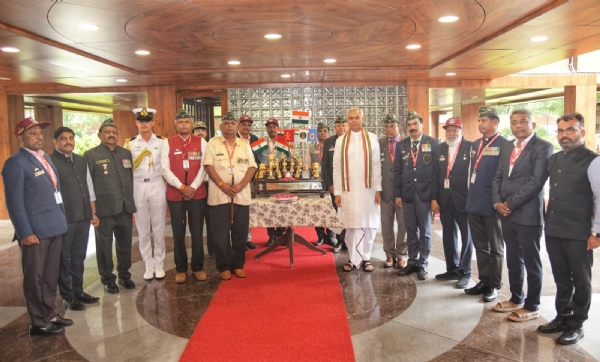 રાજ્યપાલ આચાર્ય દેવવ્રત