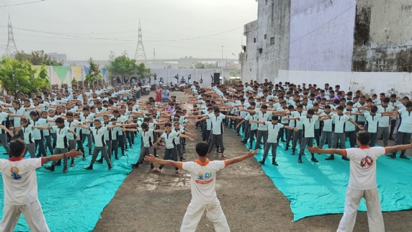 રાજ્ય યોગ બોર્ડ દ્વારા જિલ્લાના હજારો વિદ્યાર્થીઓને યોગ પ્રોટોકોલની ટ્રેનિંગ અપાઈ.