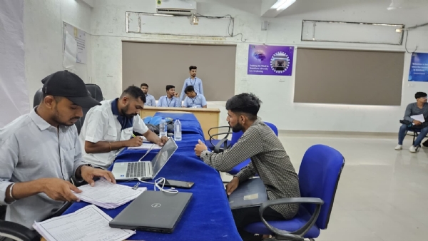 રોજગારવાંચ્છુઓને રોજગારી પૂરી પાડવામાં આવી