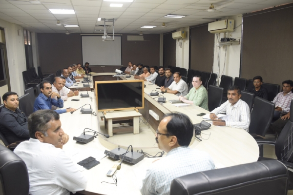 કલેકટરના અધ્યક્ષ સ્થાને સામાજિક સંસ્થાઓના પ્રતિનિધિઓ સાથે બેઠક યોજાઈ. કલેકટરના અધ્યક્ષ સ્થાને સામાજિક સંસ્થાઓના પ્રતિનિધિઓ સાથે બેઠક યોજાઈ.