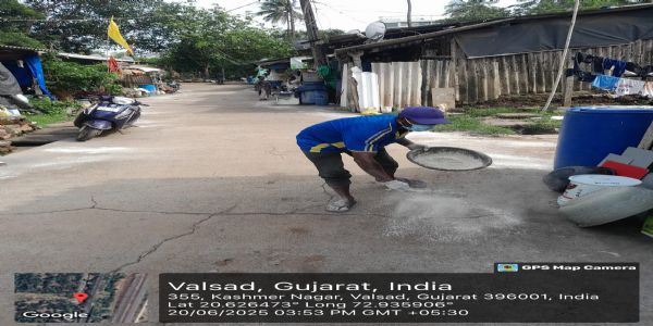 વલસાડના નીચાણવાળા વિસ્તારમાં પાલિકા દ્વારા સફાઈ કામગીરી હાથ ધરાઈ