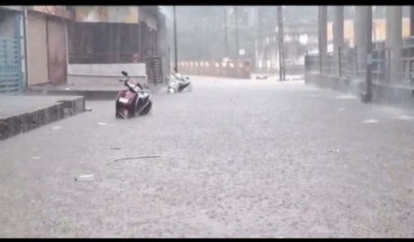 Aravalli: 3 inches of rain in 2 hours in Megharaj, 2 inches of rain in Modasa: Roads flooded in many places