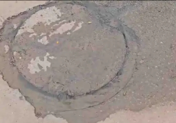 પાટણની ક્રિશ્ના સોસાયટીમાં ગટરના ઉભરાટને લઇ રહીશો દુઃખી પાટણની ક્રિશ્ના સોસાયટીમાં ગટરના ઉભરાટને લઇ રહીશો દુઃખી