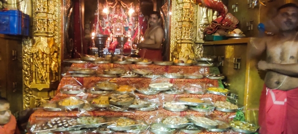 AMBAJI MANDIR MA DARSHAN ARTI NA SAMAY ૧