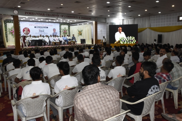 પોરબંદરમાં કુંવરજી બાવળિયાની  ઉપસ્થિતિમાં સંવિધાન હત્યા દિવસ મનાવાયો.