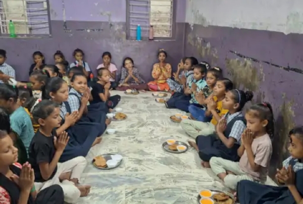 બોમ્બે મેટલ પ્રાથમિક શાળામાં પ્રવેશોત્સવનું ભવ્ય આયોજન કરવામાં આવ્યું