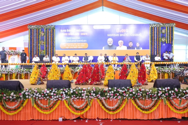 રાજ્યવ્યાપી શાળા પ્રવેશોત્સવનો આરંભ કરાવતા મુખ્યમંત્રી