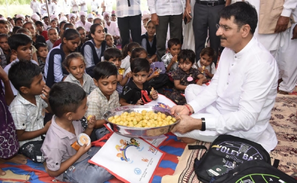 વિધાનસભાના અધ્યક્ષ શંકરભાઈ ચૌધરી