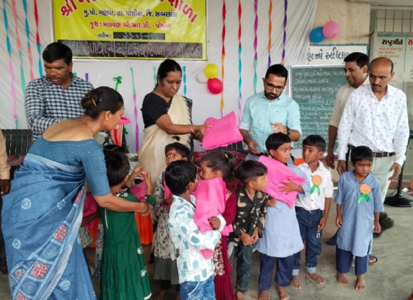 A girl education and school entrance festival program was organized at Ganava, Poshina taluka in the presence of IAS Praveena D.K.