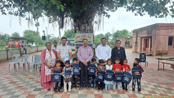 *Aravalli: Girl education and school entrance festival program was held at the primary school in Boramath village of Bayad taluka*