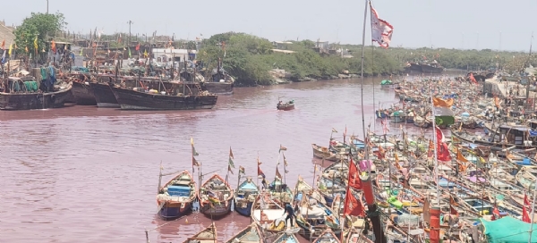 જુન-જુલાઇ માસમાં પોરબંદરના દરિયાકાંઠે માછીમારી પર પ્રતિબંધ.
