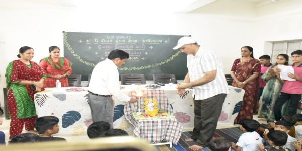 જિલ્લા વિકાસ અધિકારીએ પ્રાથમિક શાળાના 125 બાળકોને પ્રવેશ કરાવ્યો