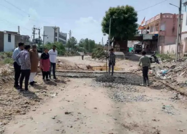 પાટણના વોર્ડ નં-11માં 7.5 લાખના ખર્ચે નવા રોડના નિર્માણ કાર્યનો પ્રારંભ